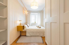 Tranquil Haven: Old Town Proximity